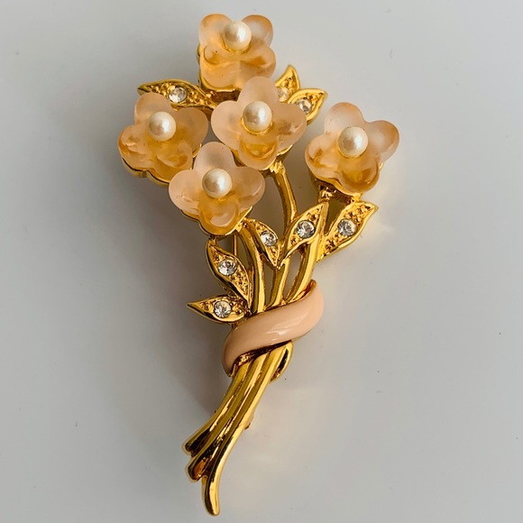 Vintage Jewelry - Vintage Flower Boquete Brooch
